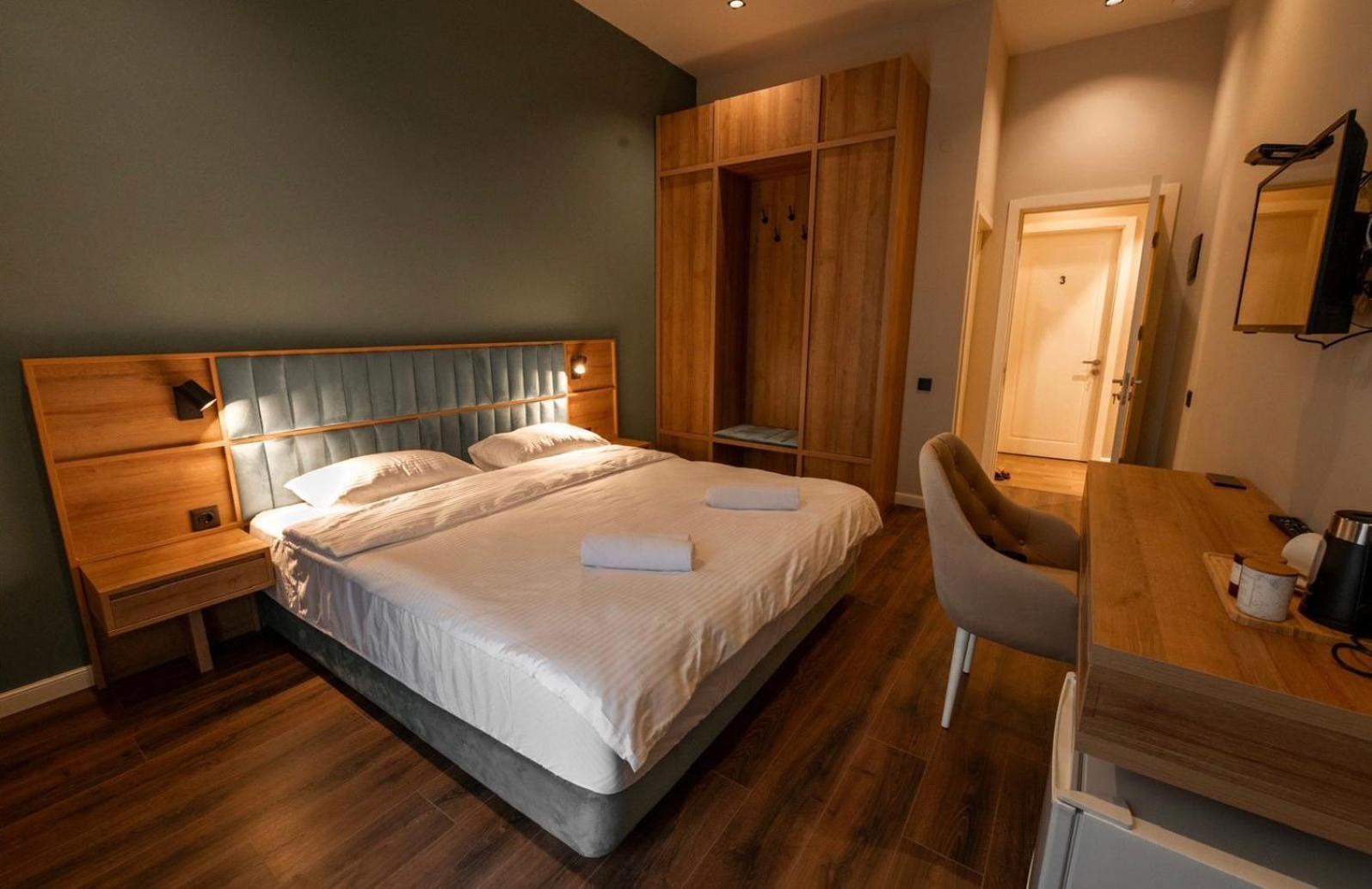 Central Hotel Kutaisi Dış mekan fotoğraf