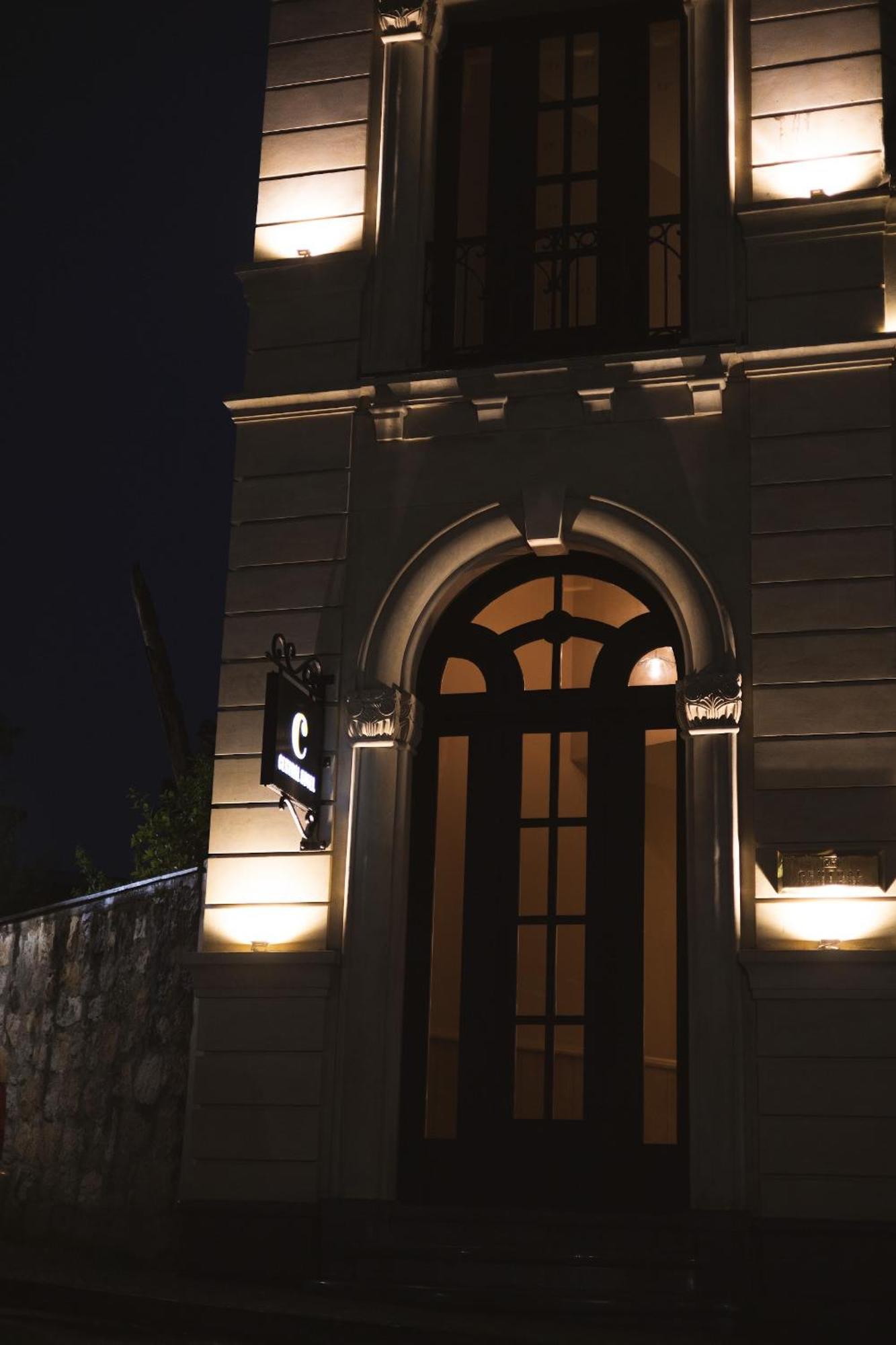 Central Hotel Kutaisi Dış mekan fotoğraf