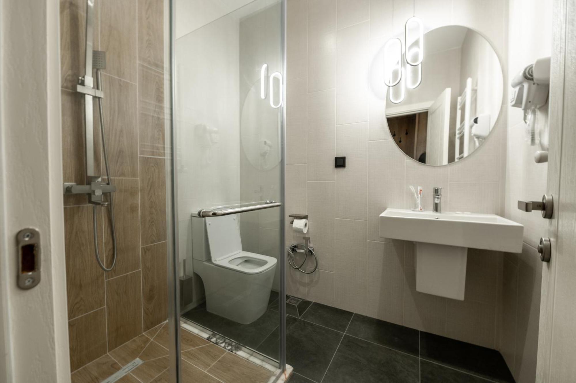 Central Hotel Kutaisi Dış mekan fotoğraf