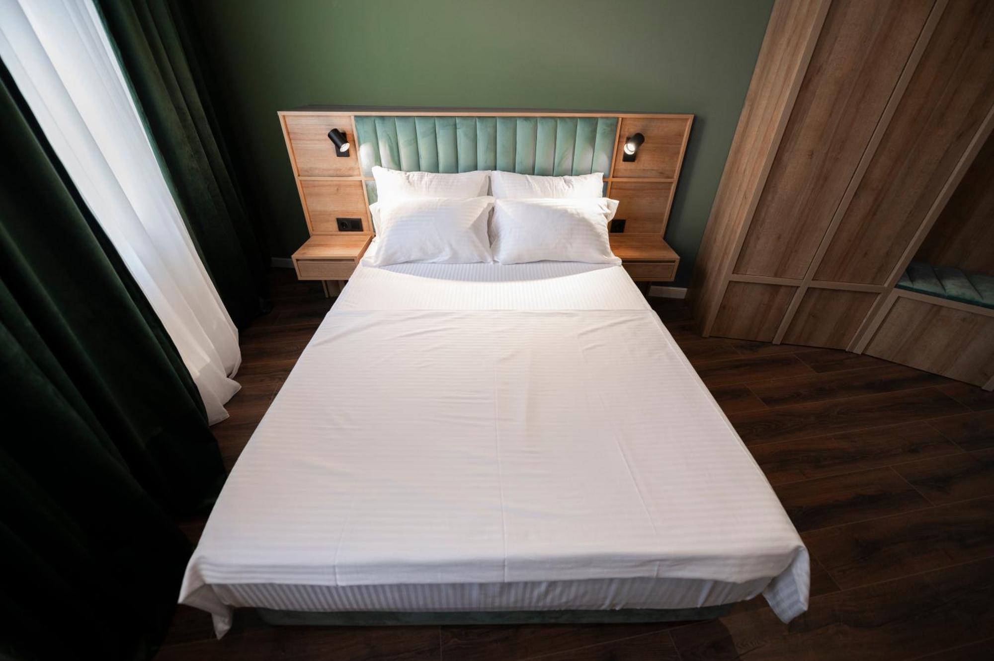 Central Hotel Kutaisi Dış mekan fotoğraf